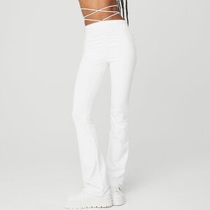 Alo Yoga Airbrush High Waist Cinch Flare Legging White XS NWT 🤍